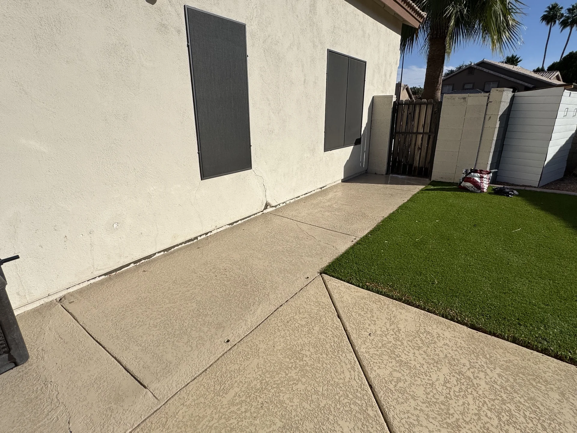 Commercial exterior deep cleaning